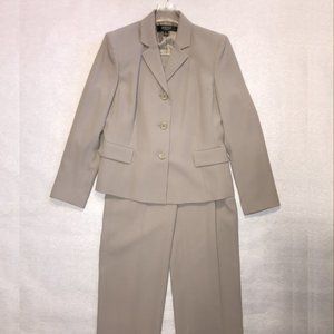 NWT Kasper Grey Polyester Jacket Pant Business Set